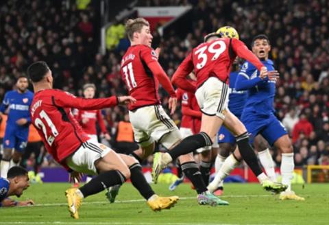 Sao Chelsea vẫn hậm hực vì VAR sau trận thua MU