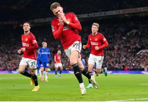 MU thắng Bournemouth 2-1, Tottenham hòa Newcastle 2-2