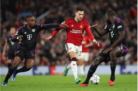 HLV Thomas Tuchel chỉ ra những vấn đề của MU