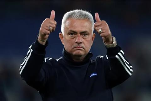 Jose Mourinho thừa nhận AS Roma không xứng đáng thua Juventus