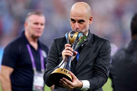 Pep khép lại kỷ nguyên thành công với Man City