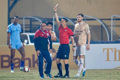 Ông Trần Tiến Đại nhận án phạt nặng, CLB CAHN bị cảnh cáo