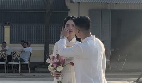 Quang Hải cực ga lăng, có hành động tình bể bình với Chu Thanh Huyền