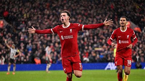 Curtis Jones nói gì về cơ hội vô địch Ngoại hạng Anh mùa này của Liverpool?
