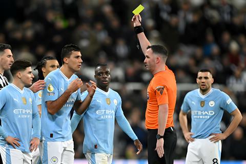 Man City có thể bị phạt xuống hạng ở Premier League