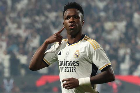 Vinicius giải thích lý do ăn mừng Siu trước Barca