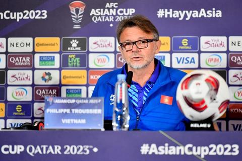 HLV Troussier và cuộc chiến tinh thần