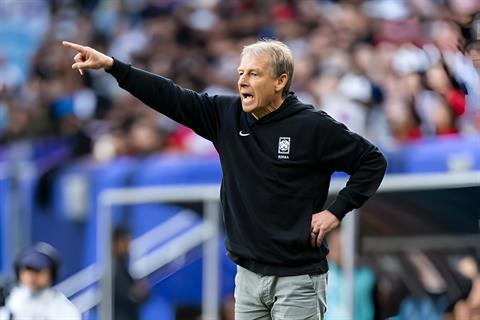 HLV Klinsmann bị truyền thông Hàn Quốc chỉ trích sau trận hòa Malaysia