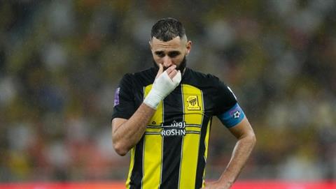 Karim Benzema tiếp tục bị HLV Al-Ittihad trừng phạt