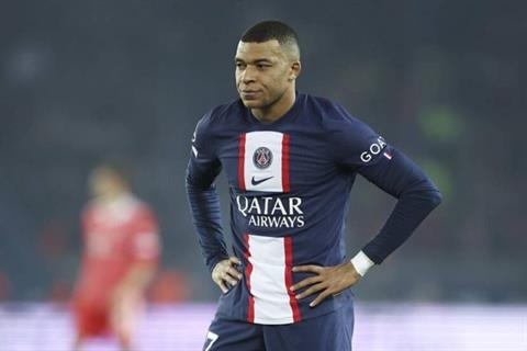 Luis Enrique tiết lộ lý do cho Mbappe ngồi dự bị