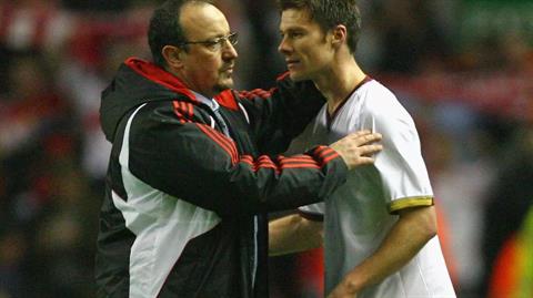 Rafael Benitez bất ngờ chia sẻ về Xabi Alonso