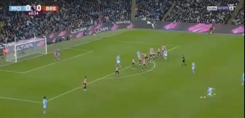 Xem lại cú đá phạt thảm họa của Bernardo Silva