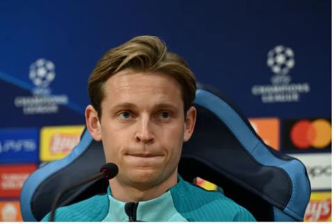 Frenkie de Jong lên tiếng về tin đồn chuyển tới MU hoặc Chelsea