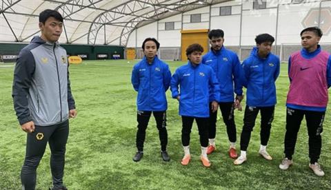 12 cầu thủ Malaysia sang Anh, ăn tập cùng dàn sao Wolverhampton