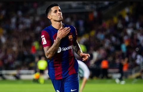Joao Cancelo ban đầu không nằm trong kế hoạch của Barca