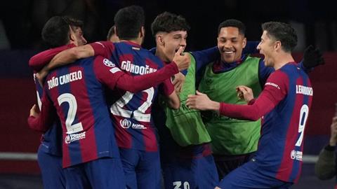 Những thống kê đáng chú ý sau trận Barca 3-1 Napoli