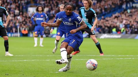 Raheem Sterling xin lỗi vì đá hỏng penalty cho Chelsea