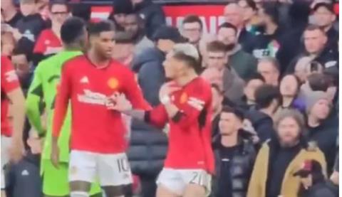 Video: Antony phân trần với đồng đội khi biết mình phải đá hậu vệ trái