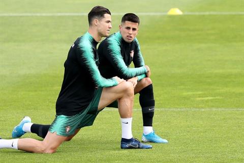 Điểm tin bóng đá tối 20/3: Cancelo thừa nhận Ronaldo hết thời