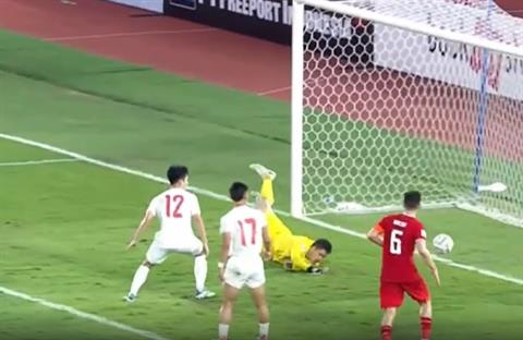 Thủ môn Nguyễn Filip cứu thua xuất thần cho đội tuyển Việt Nam trước vạch vôi