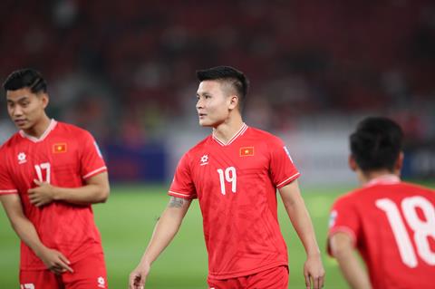 Người đại diện Quang Hải bóng gió chỉ trích HLV Troussier