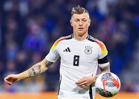 “Toni Kroos là 1 cầu thủ hết sức phi thường”