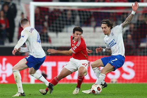 Arsenal gia nhập cuộc đua giành sao khủng Benfica với MU