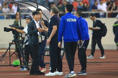 Shin Tae Yong tiếc khi ông Troussier mất ghế, sao Indonesia thừa nhận thắng Việt Nam dễ dàng