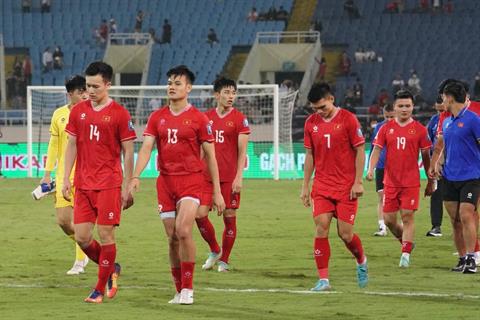 ĐT Việt Nam tụt bao nhiêu bậc sau hai trận thua trước Indonesia?