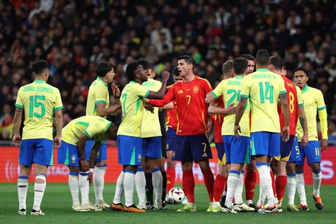 Bị Vinicius cà khịa, Aymeric Laporte lên tiếng châm chọc