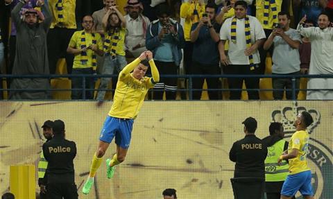 Ronaldo lập hattrick sau 7 tháng, Al Nassr thắng tưng bừng