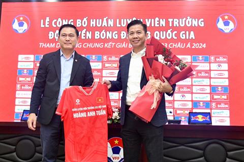 Bóng đá Việt Nam cần đứng dậy ở chính nơi ngã xuống