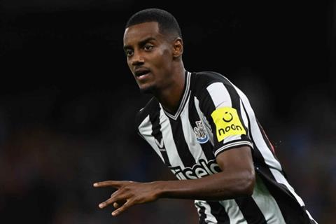 HLV Eddie Howe lên tiếng về tương lai Alexander Isak