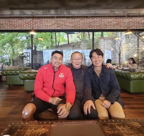 HLV Park Hang Seo gặp gỡ Jesse Lingard ở Hàn Quốc