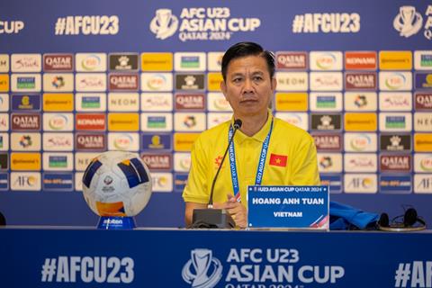 HLV Hoàng Anh Tuấn thừa nhận U23 Kuwait không có gì đặc biệt, nói về thẻ đỏ của Ngọc Thắng