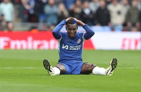 Alan Shearer và Frank Lampard chỉ trích Nicolas Jackson