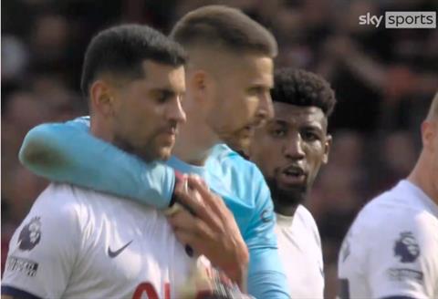 2 cầu thủ Tottenham choảng nhau, HLV Ange Postecoglou nói gì?