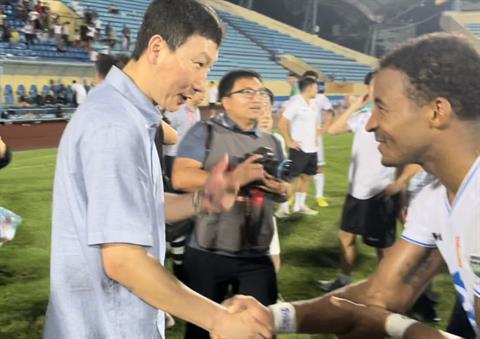 HLV Kim Sang Sik quan tâm đặc biệt đến Rafaelson sau trận thắng của Nam Định