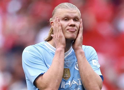 Haaland được ví với giáo viên chủ nhiệm sau màn 'chấn chỉnh' phóng viên