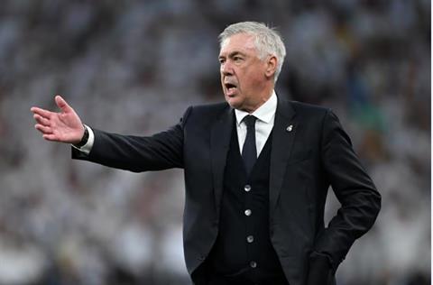 Carlo Ancelotti đi vào lịch sử Champions League
