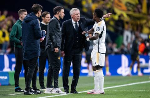 Carlo Ancelotti không hài lòng với Vinicius Junior