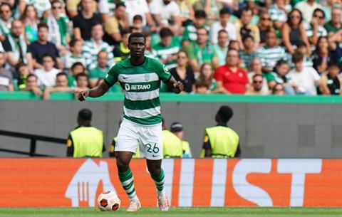 Sporting Lisbon giảm giá bán trung vệ cho MU và Arsenal