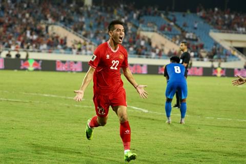 Nguyễn Tiến Linh rực sáng trong trận ra mắt của HLV Kim Sang Sik