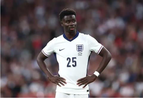 Huyền thoại Arsenal bảo vệ Bukayo Saka