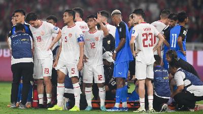 Cầu thủ Philippines hồi phục sau pha va chạm kinh hoàng