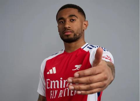 Reiss Nelson yêu cầu được rời Arsenal