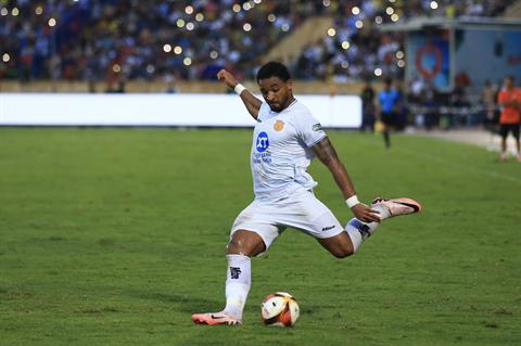 Rafaelson vượt mốc 30 bàn thắng tại V-League 2023/2024