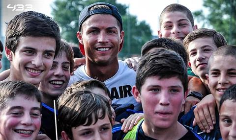 Lộ diện dàn sao nhí chụp hình cùng Ronaldo năm nào giúp Georgia đánh bại BĐN