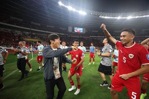 Báo Indo nói gì khi thầy trò Shin Tae Yong rơi vào bảng đấu khó  ở vòng loại World Cup?