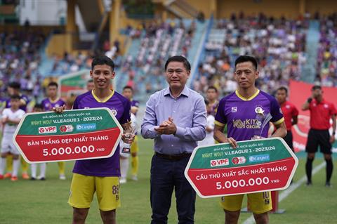 Văn Quyết nhận thưởng lớn trong ngày V-League hạ màn